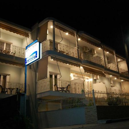 Napoleon Aparthotel Rovies Exterior photo